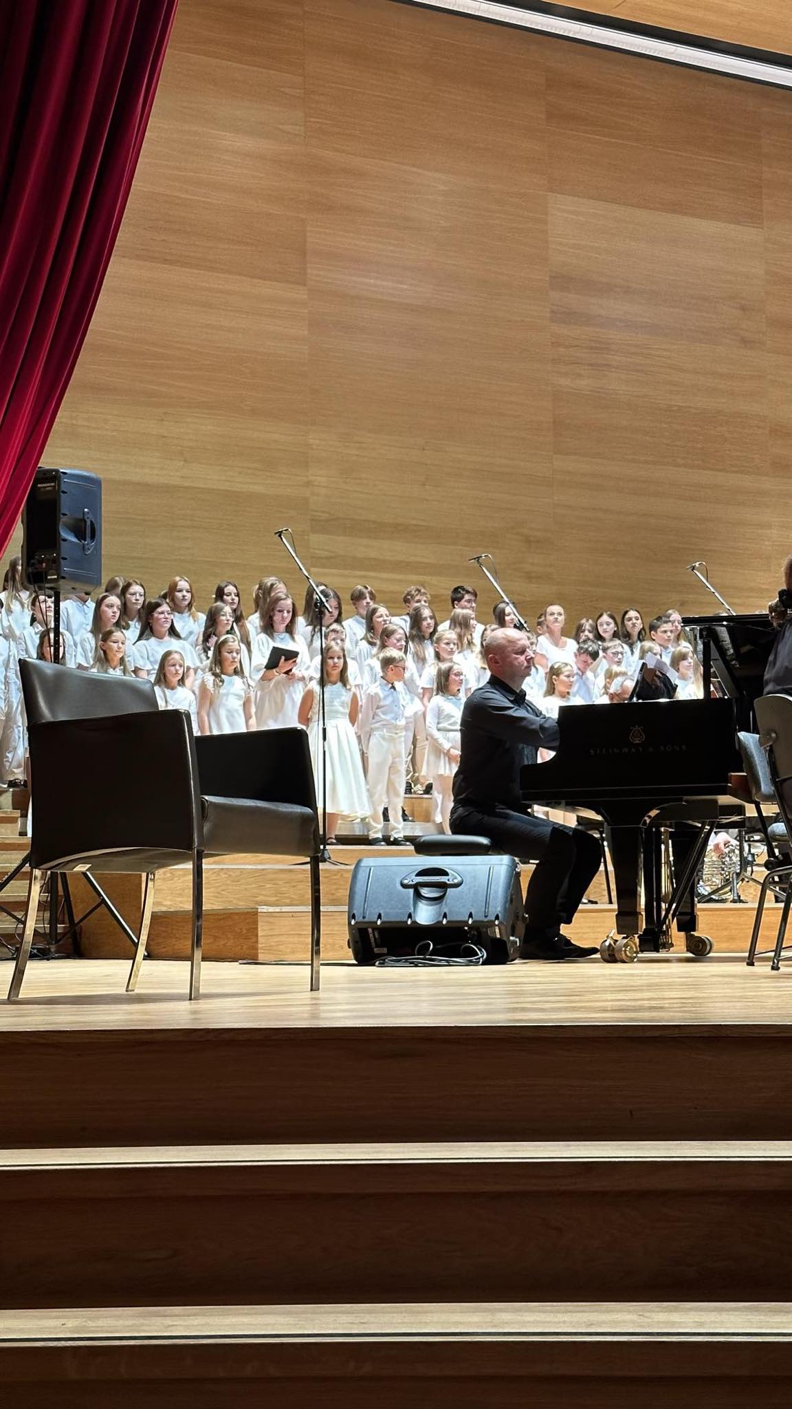 Received 1424942764723659.Jpeg