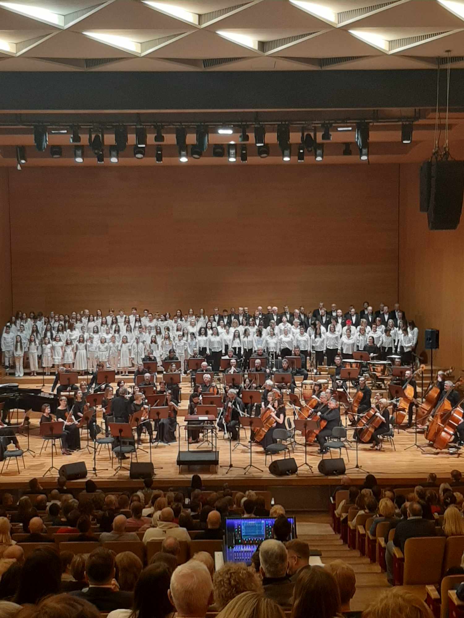 Received 1650200425383649.Jpeg