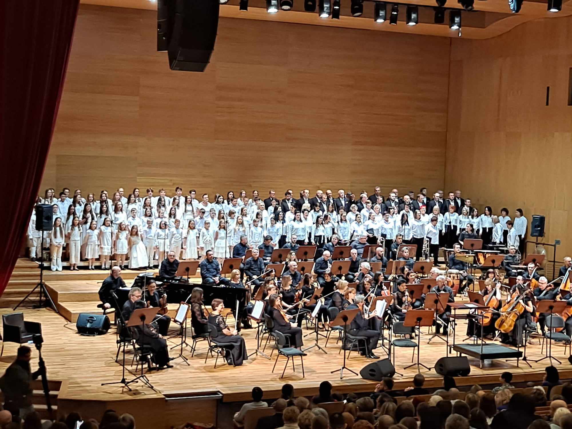 Received 2280131842192102.Jpeg